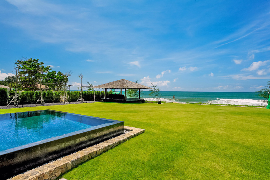 Luxury beachfront villas in Phuket Thailand - The Golden Scope