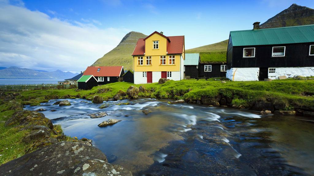 The magic of Saksun (Faroe Island) - The Golden Scope